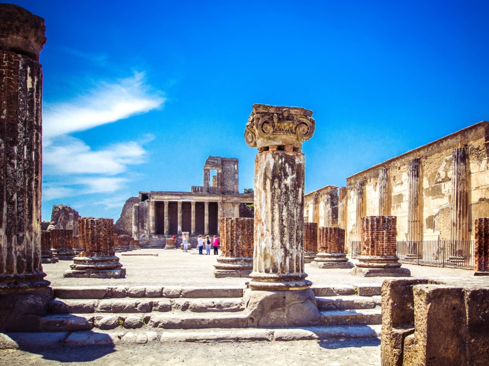 Italy_Pompeii_shutterstock_1234386649