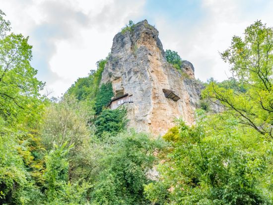 世界遺産イヴァノヴォ岩窟教会群＆国境の街ルセ　日帰り観光ツアー ＜日本語または英語ガイド／昼食付き／ブカレスト発＞
