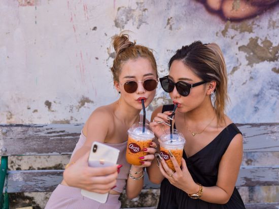 隠れ家リゾートのフローティングランチ　フォトジェニックツアー付きプランあり＜ホテル送迎付／英語ドライバー／貸切＞