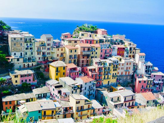 Terre_ Manorola_shutterstock_1478903060