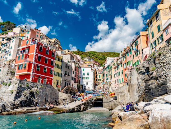 複数プランから選べる！世界遺産チンクエ・テッレ 4つの村　1日観光ツアー ＜英語ガイド／日本語アシスタント付プランあり／昼食付きプランあり＞