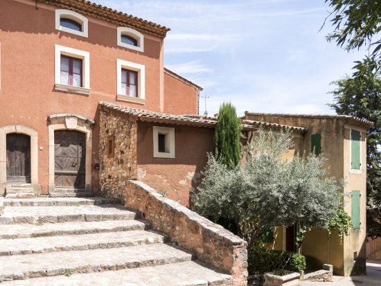 プロヴァンス半日観光ツアー　ゴルド＆ルシヨン　リュベロン地方の村巡り＜英語／アヴィニョン発＞