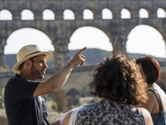 南仏プロヴァンス 1日観光ツアー　世界遺産ポンデュガール＋レ・ボー・ドゥ・プロヴァンス＋ゴルドなど＜英語ドライバーガイド／アヴィニョン発＞