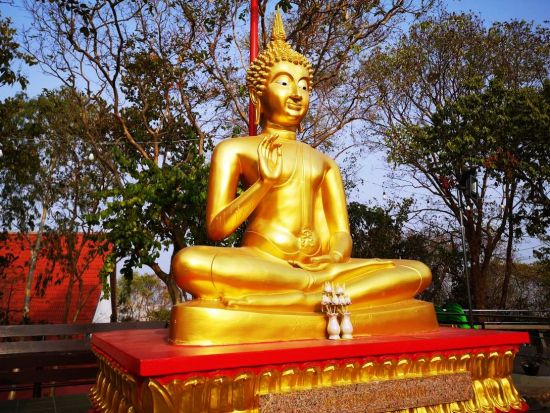 パタヤ市内半日観光ツアー　サンクチュアリー・オブ・トゥルース＆ワット・カオシーチャン＆ワット・プラヤイ巡り ＜日本語ガイド＞