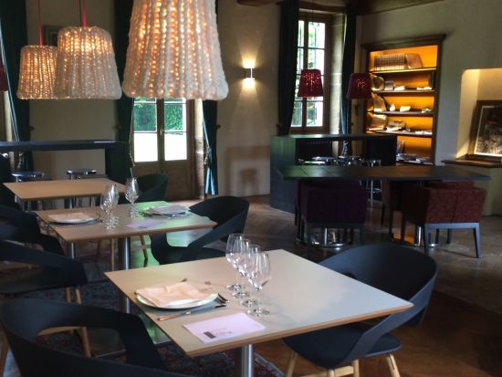 【貸切】ブルゴーニュ地方　ワイナリー＆ワインの名所を巡るセミオーダーツアー！選べる2つのアクティビティとワイン試飲付きランチ＜日本語ガイド／ディジョン発着＞