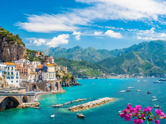 イタリア高速列車で行く！世界遺産アマルフィ海岸+ ポジターノ 1日観光＜4～10月／英語／ローマ発＞