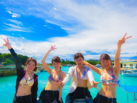 美ら海ボート体験ダイビング（ショップ集合）　ガイド完全貸切 ！キレイなショップの充実施設＆港が目の前の好立地に大満足＜写真・動画撮影サービス付＞ by 冒険島