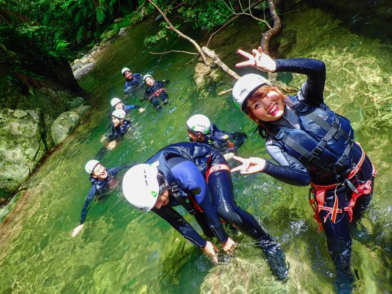 やんばるシャワークライミング&キャニオニング　秘境でジップスライド＆天然のウォータースライダー＜写真無料／一部ホテル送迎可＞by 冒険島