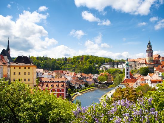 ウィーン発 ⇒ ミュンヘン着 都市間送迎サービス 世界遺産チェスキークルムロフ1泊付き＜英語／朝食付＞by H.I.S.