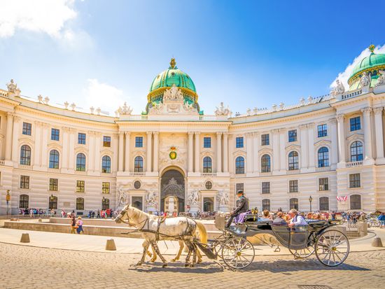 Austria_Vienna_Alte_Hofburg_shutterstock_391591339