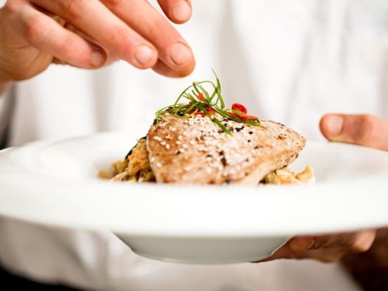 【2026年7月14日】パリ祭限定　セーヌ川ディナークルーズ　バトー・ムッシュ＜現地集合・解散＞