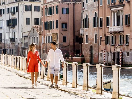 Venice Gondola Ride And Photoshoot With Optional Wedding Ceremony And Champagne Tours Activities Fun Things To Do In Venice Italy Veltra Venice Gondola Ride And Photoshoot With Optional Wedding Ceremony And Champagne Tours Activities Fun Things To Do In Venice Italy Veltra