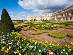 France_Versailles_flower_garden_shutterstock_106839518