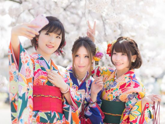 着物レンタル 金沢駅東口から徒歩２分！はんなり優雅な装いで金沢散策♪＜9～6月／金沢駅前店＞by VASARA