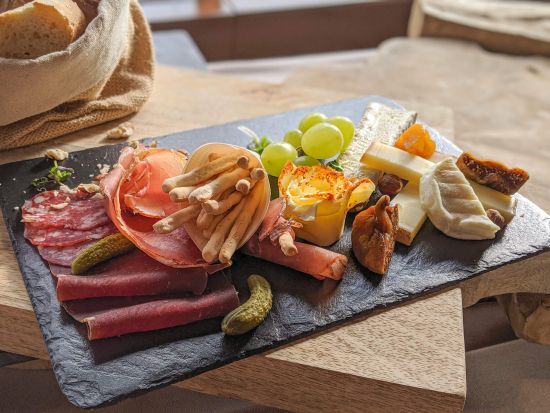 セーヌ川クルーズ＋エッフェル塔入場＆ランチ＋パリ市内観光ツアー＜昼食付／日本語オーディオガイド＞ by ParisCityVision