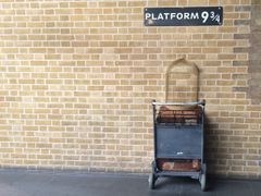 harry potter filming location tour, platform 9