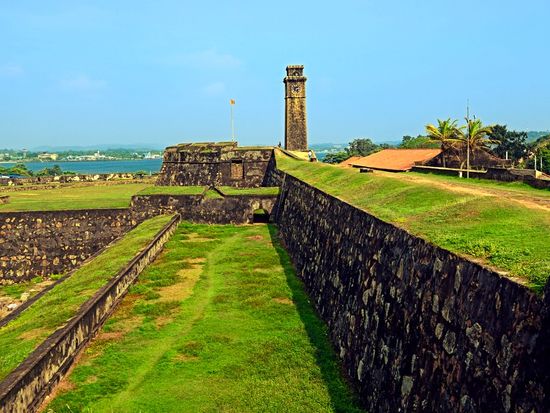 Sri Lanka _Galle_Clock Tower_shutterstock_291422399 - コピー