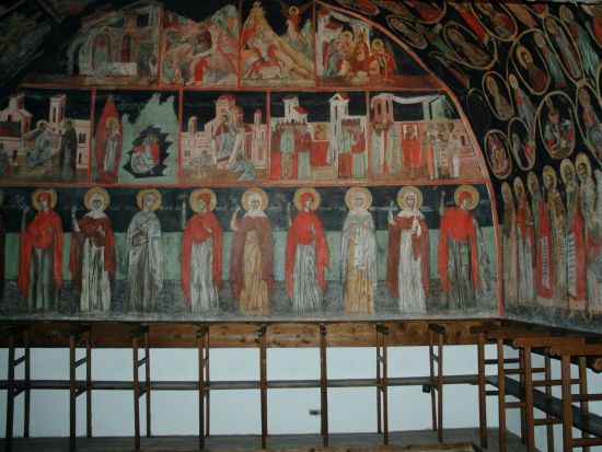 古都ヴェリコ・タルノヴォ＆アルバナシ村　日帰り観光ツアー ＜日本語または英語ガイド／昼食付き／ブカレスト発＞