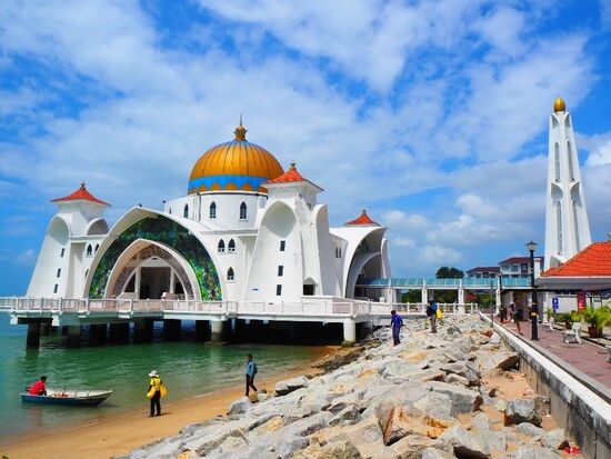 世界遺産マラッカ 日帰り観光ツアー　オランダ広場＆セントポール教会＆水上モスク ＜ニョニャ料理ランチ付き／日本語ガイド＞