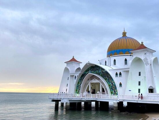 11時半集合！マレー鉄道で行く 世界遺産マラッカ日帰り観光ツアー　オランダ広場＆セントポール教会＆水上モスク ＜ニョニャ料理ディナー付き／日本語ガイド＞