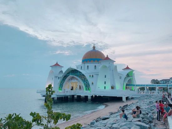 午後発！世界遺産マラッカ日帰り観光ツアー　オランダ広場＆セントポール教会＆水上モスク　ニョニャ料理ディナー付き ＜日本語ガイド／午後発＞