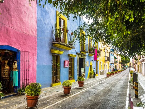 世界遺産テオティワカン遺跡ツアー 大迫力の巨大ピラミッド群へ！「天使の街」プエブラ観光付き＜日本語ガイド／メキシコシティ発＞
