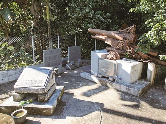 PDIヒストリカルツアー黒木大_隊慰霊碑