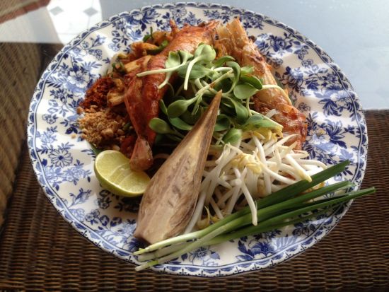 【チェンマイ発】古都チェンマイ市内観光＆タイ北部の山岳民族の村を訪問する1日充実ツアー＜終日／ホテル送迎付／日本語ガイド／人気カフェのタイ料理ランチ付＞