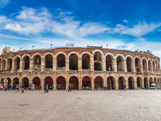 Italy_Verona_Roman_Amphitheater_shutterstock