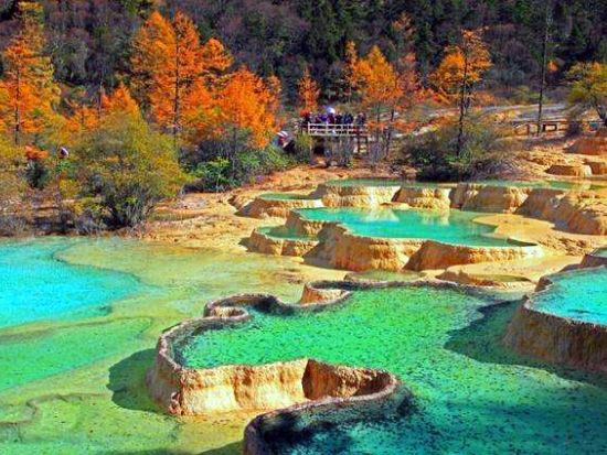 【6月～10月限定】西安・九寨溝・黄龍 3泊4日 悠久の中国紀行 <北京発>～成都経由・航空券＆高速鉄道・4ツ星ホテル・全食事付～