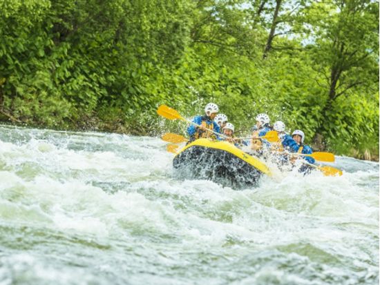 定山渓豊平川ラフティング　春限定！雪解け水が流れこむ豊平川で 迫力満点のラフティング体験！＜4～5月限定／札幌市南区発着＞