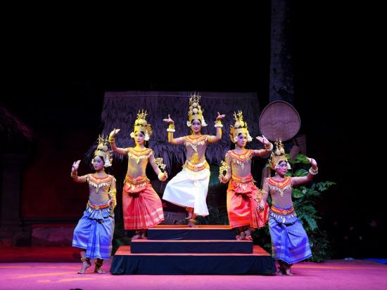 アンコールワット 2泊3日ツアー 三大遺跡観光＋朝日夕日鑑賞＜航空券＆ホテル宿泊＆食事付／ハノイ発＞