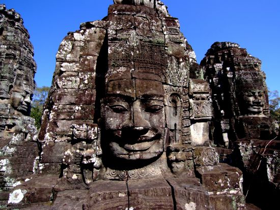 アンコールワット 2泊3日ツアー 三大遺跡観光＋朝日夕日鑑賞＜航空券＆ホテル宿泊＆食事付／ハノイ発＞