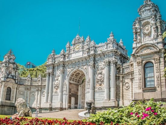 イスタンブール半日観光ツアー　ボスポラス大橋＆ドルマバフチェ宮殿＆チャルムジャの丘 ＜午後発／英語ガイド／イスタンブール発＞