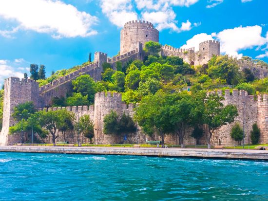 イスタンブール1日観光ツアー　エジプシャンバザール＆ドルマバフチェ宮殿＆金角湾ドライブ＆チャムルジャの丘 ＜昼食付き／英語ガイド／イスタンブール発＞