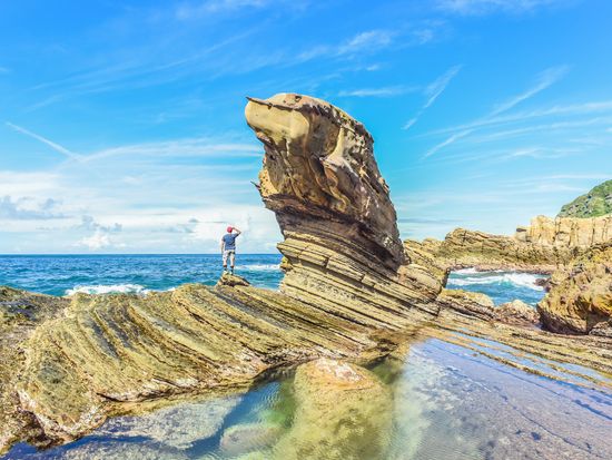 Taiwan_野柳_Nanya Rock_shutterstock_1500557396