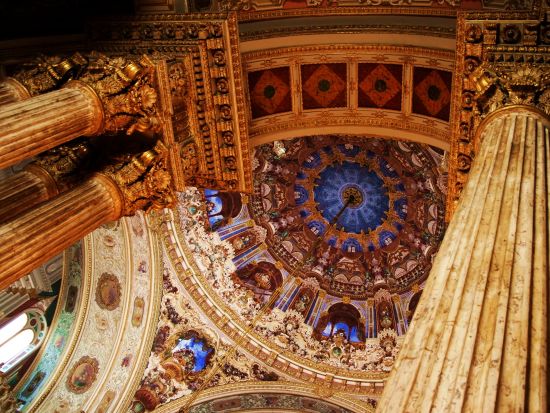 イスタンブール半日観光ツアー　ボスポラス大橋＆ドルマバフチェ宮殿＆チャルムジャの丘 ＜午後発／英語ガイド／イスタンブール発＞