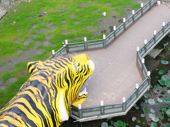 Taiwan_高雄_龍虎塔_shutterstock_1383709925