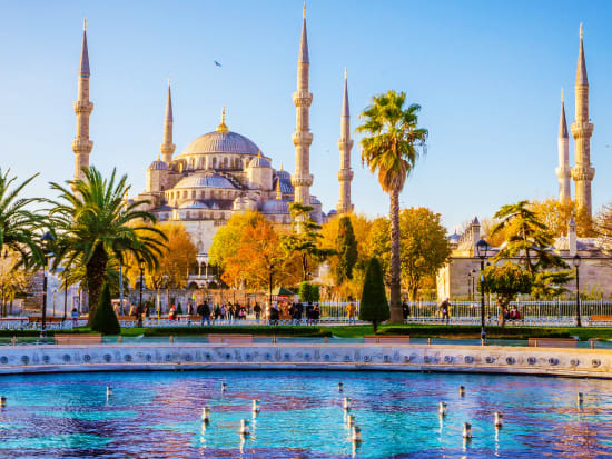 Turkey_Istanbul_Blue_Mosque_shutterstock_589266878