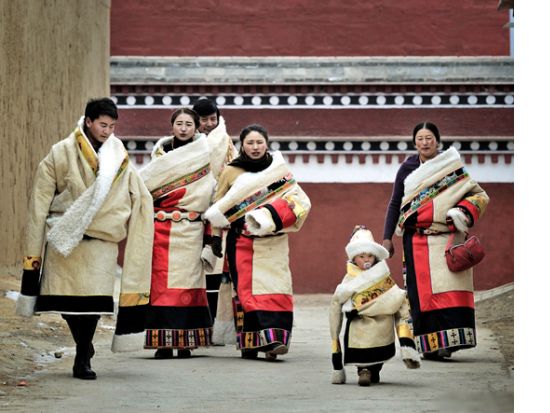 ラサ＆西安4泊5日ツアー！ポタラ宮＋ジョカン寺＋ヤムドク湖＋兵馬俑＋大雁塔＜貸切／航空券込／食事付／日本語ガイド／西安発＞