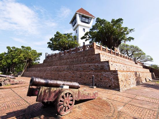 Taiwan_Tainan_安平古堡Fort Zeelandia_shutterstock_614531102 (1)