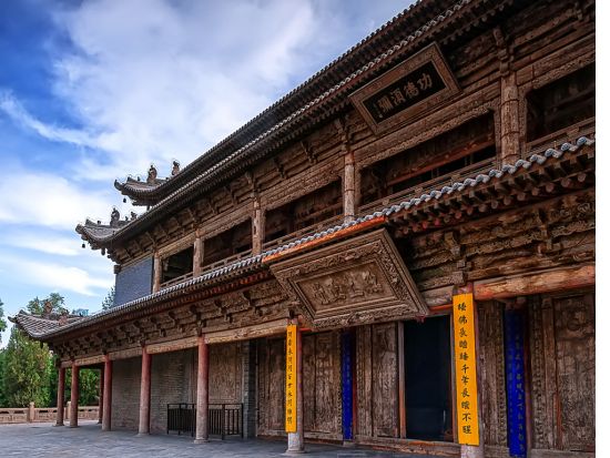 西寧発・張掖1日観光ツアー☆シルクロードの要衝！張掖七彩山と大仏寺を巡る！＜往復高速鉄道利用・ガイド同乗／専用車＋専属日本語ガイド／昼食付＞ 