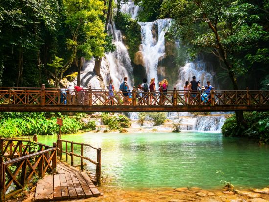 ラオスの魅力にどっぷり浸かる大自然触れ合いツアー！ 象乗り体験＋クアンシー滝＋モン族村＋パーノン村  ＜終日／昼食付／日本語ガイド／ルアンパバーン発着＞