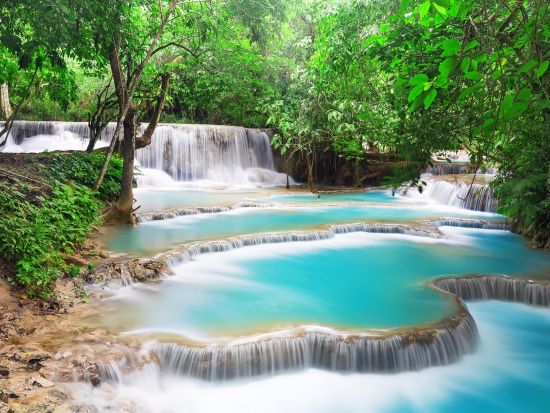 街全体が世界遺産のルアンパバーン市内を大満喫！  ワット・シェントーン＋王宮博物館＋クアンシー滝＋モン族の村 ＜終日／日本語ガイド／昼食付／ルアンパバーン発＞ 