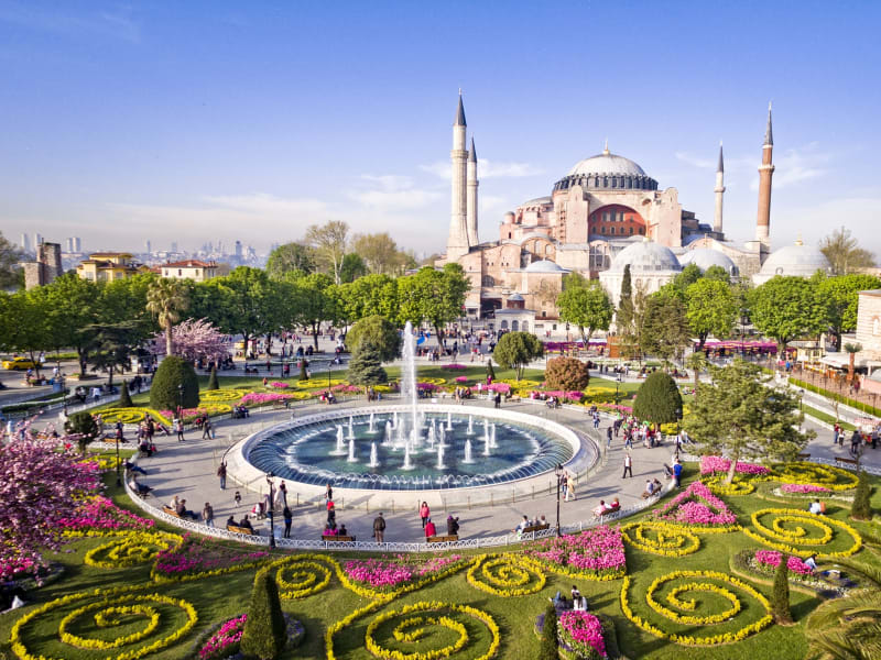 Turkey_Istanbul_Hagia_Sophia_shutterstock_740864689
