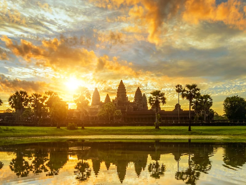 Cambodia_AngkorWat_Sunrise_shutterstock_1488271571