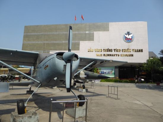 ホーチミン 貸切チャーター　お好きな観光地へご案内（1日8時間以内：ロンハイ / ブンタウ、ファンティエット / ムイネー、ダラットなど）＜最大29名＞