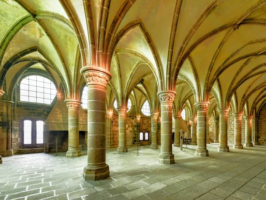 France_Mont Saint Michel _shutterstock_682849021