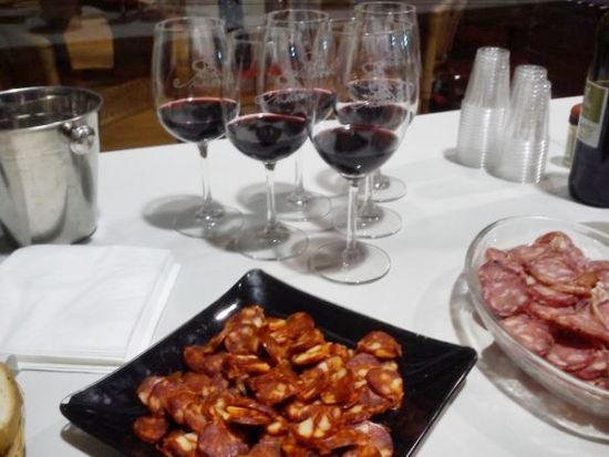 リオハ地方　ワイナリー2軒＋アロ自由散策　1日ツアー＜日本語ガイド選択可／専用車／サン・セバスチャン発着＞