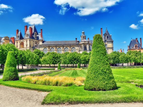 ヴォー・ル・ヴィコント城とフォンテーヌブロー城　日帰り観光ツアー＜4～10月／英語ガイド＞ by ParisCityVision